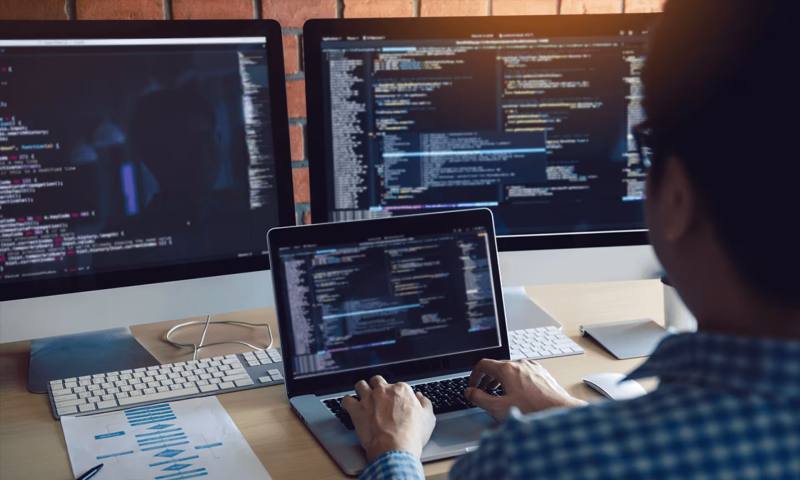 数据科学选型:R与Python如何赋能宣化县网站建设?